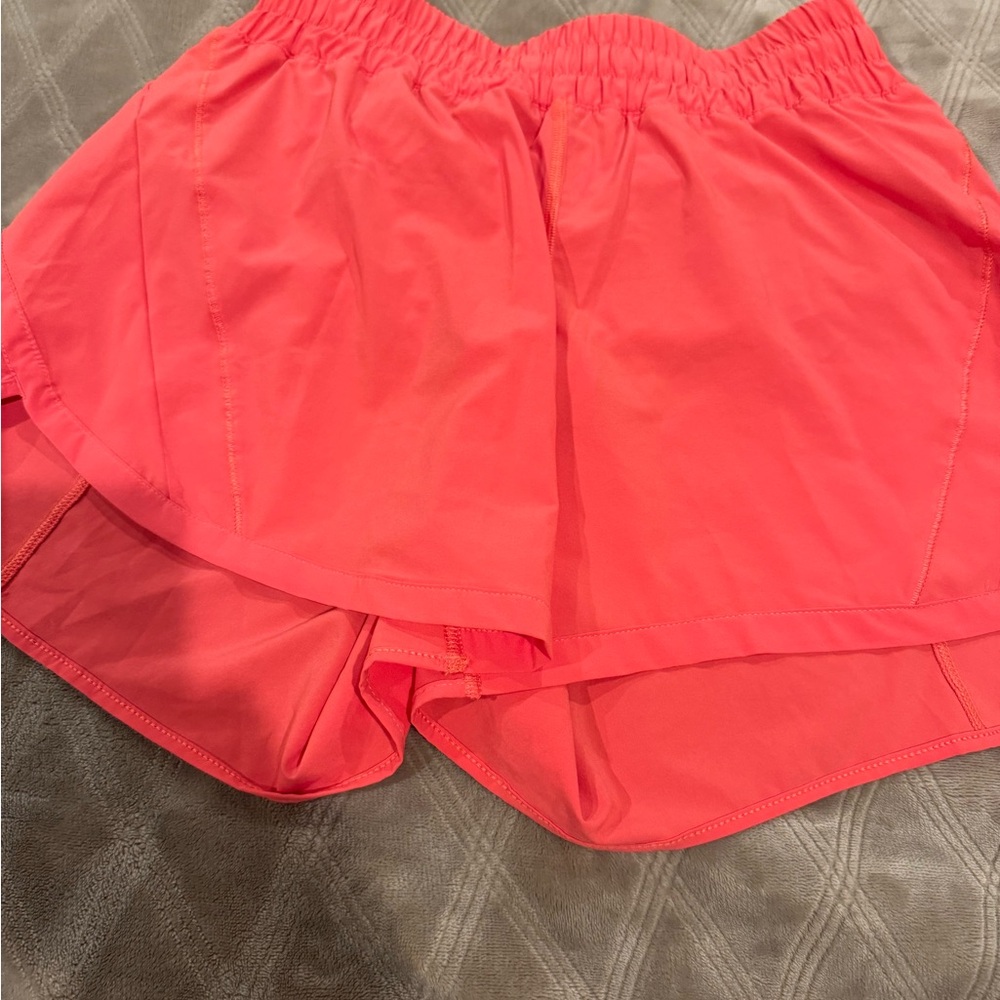 Women's Coral 5 inch lululemon lined track Athletic Shorts - new without tags!